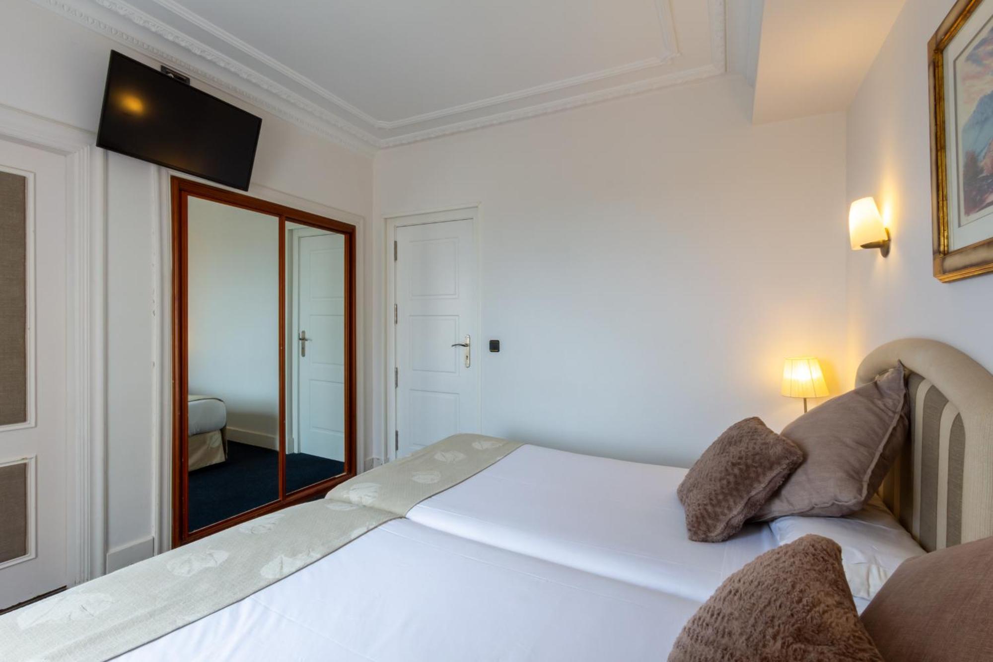 La Guardia Hotel Marixa מראה חיצוני תמונה