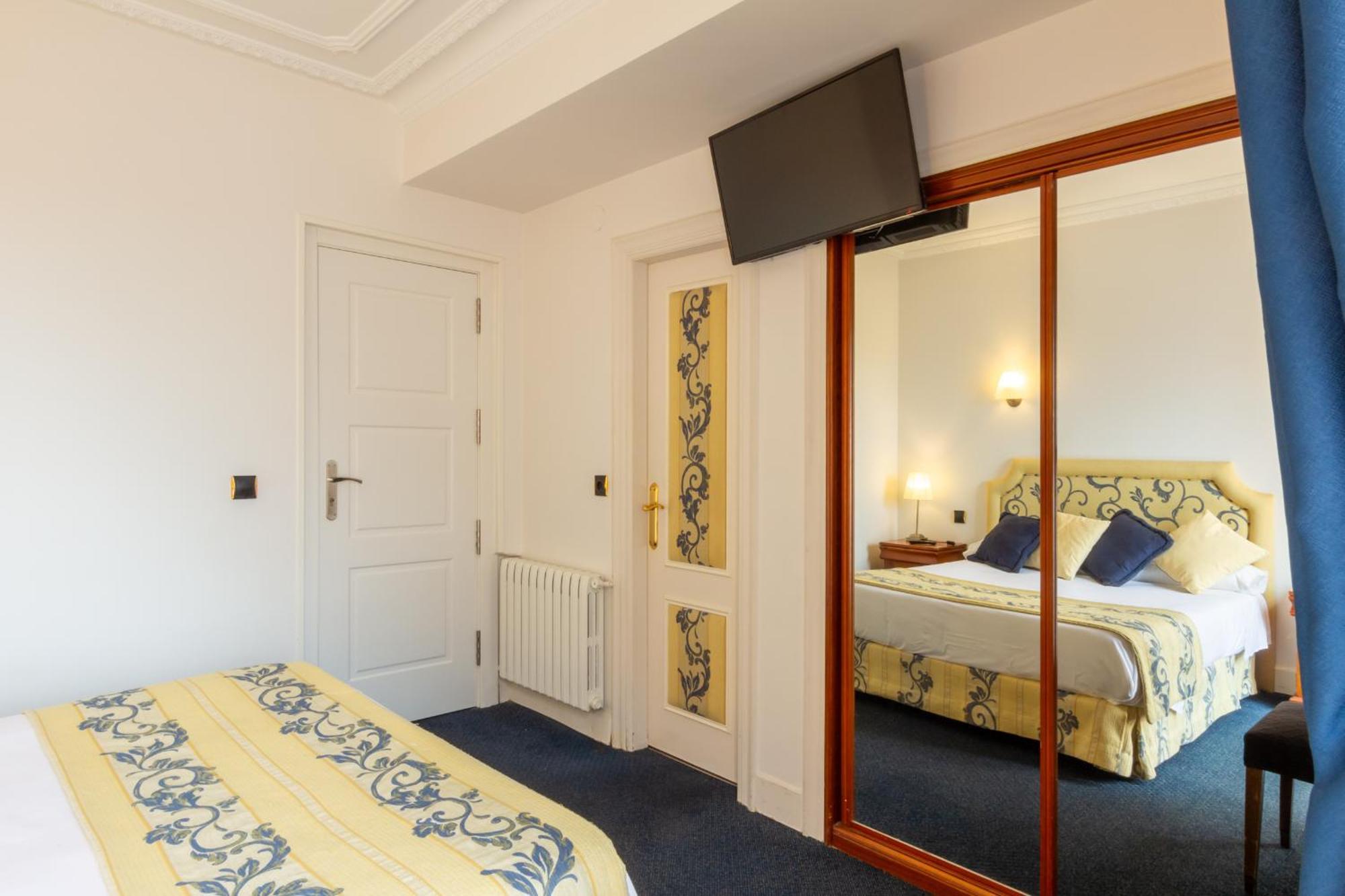 La Guardia Hotel Marixa מראה חיצוני תמונה